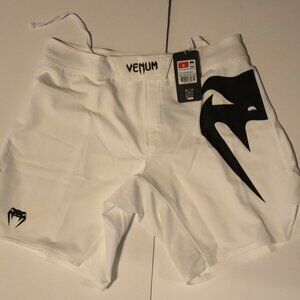 Venum Light 5.0 Fight short – White / Black Men’s Size M